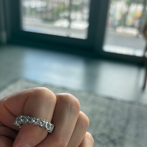 Silver Women's Ring with heart shaped gemstones Eternity design - Picture 11 of 15